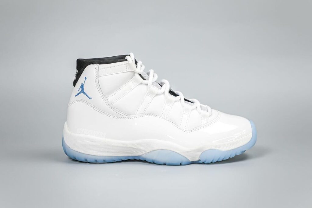 Air Jordan 11 "Legend Blue"