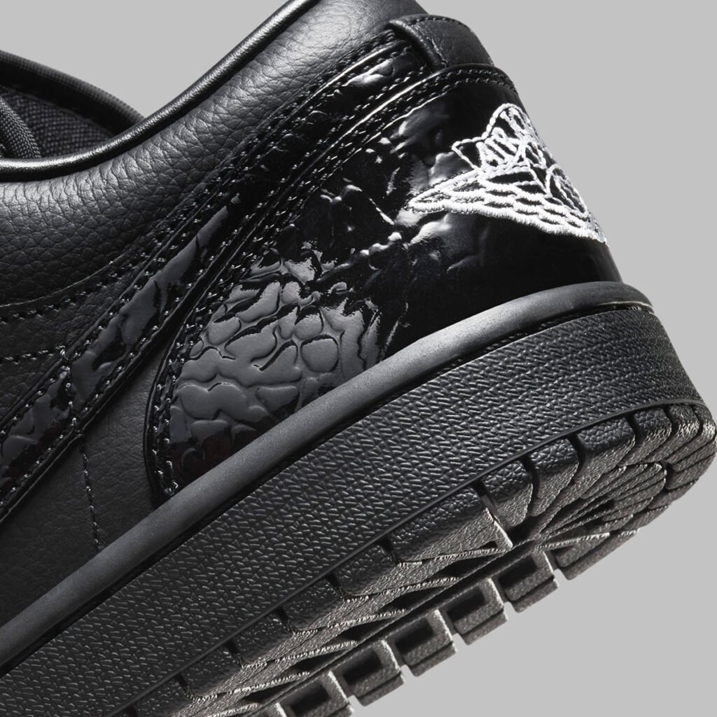 Air Jordan 1 Low "Black Croc" 