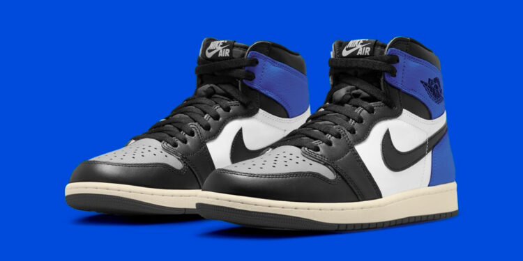 Air Jordan 1 High OG "Deep Royal Blue" 