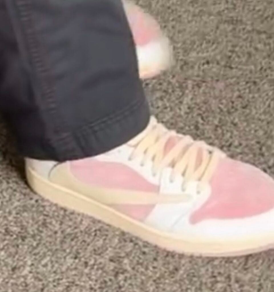 Travis Scott x Air Jordan 1 Low OG "Sail/Shy Pink"