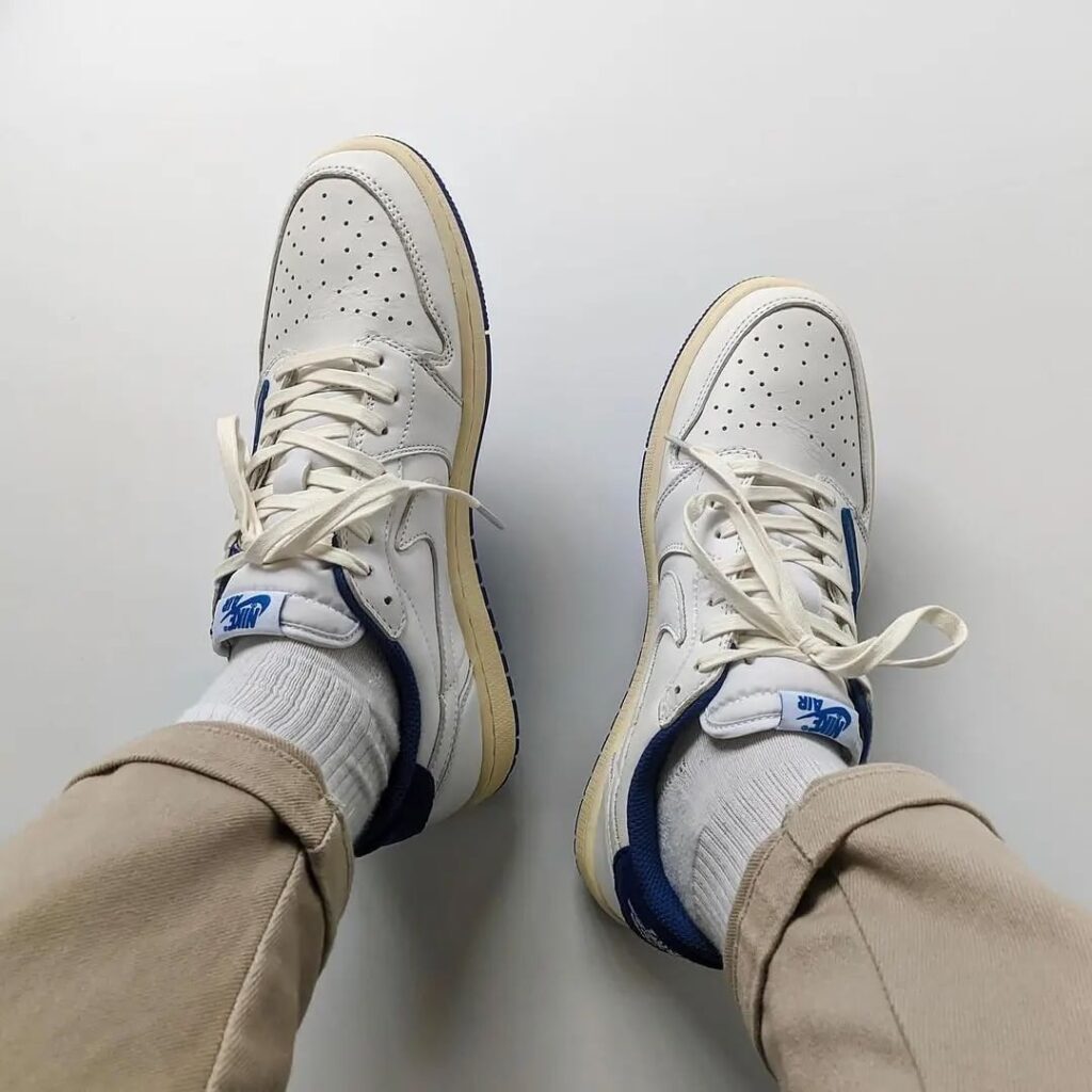 Travis Scott x fragment design x Air Jordan 1 Low