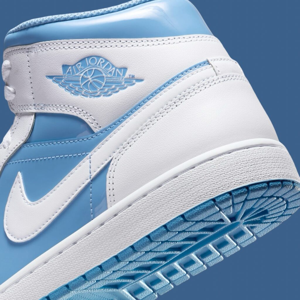 Air Jordan 1 Mid “Legend Blue”