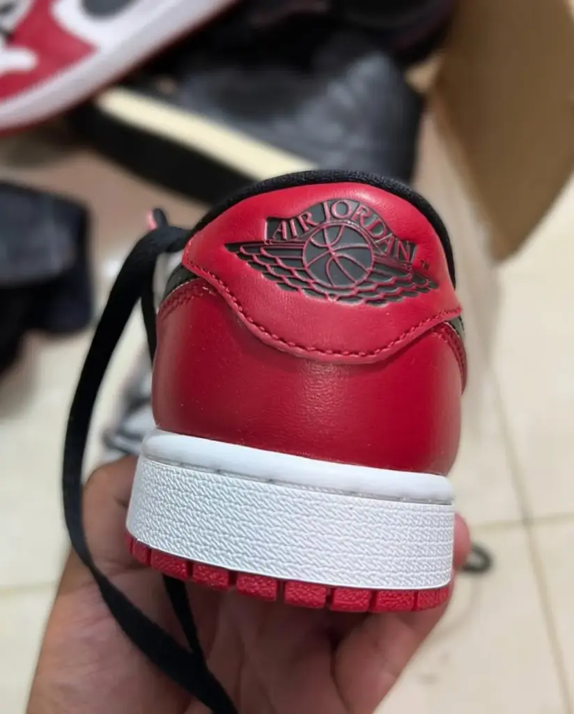 Air Jordan 1 Low Chicago