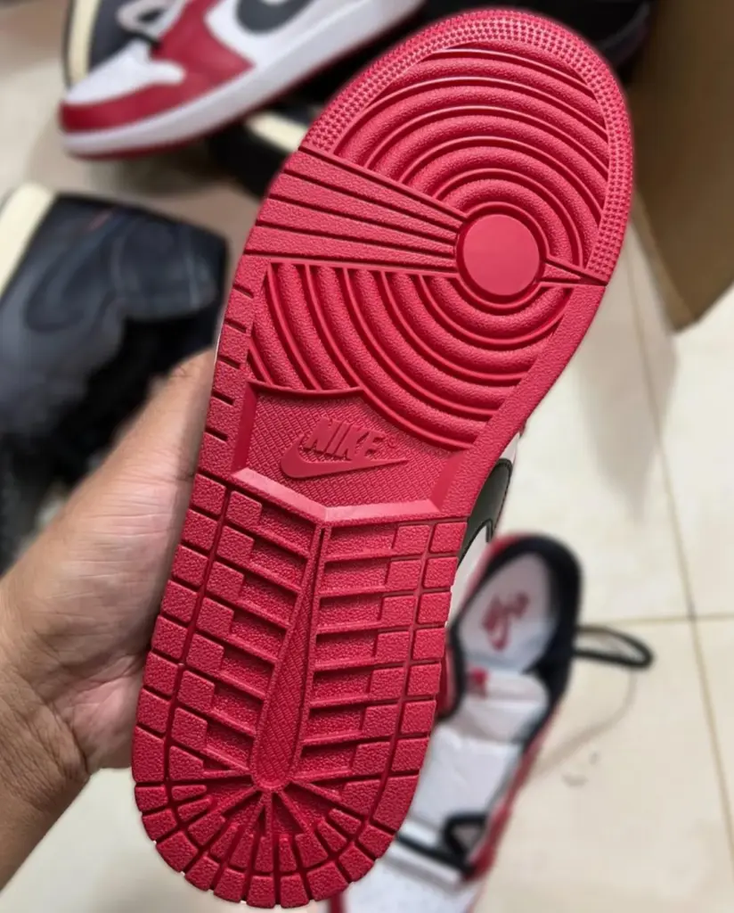 Air Jordan 1 Low Chicago