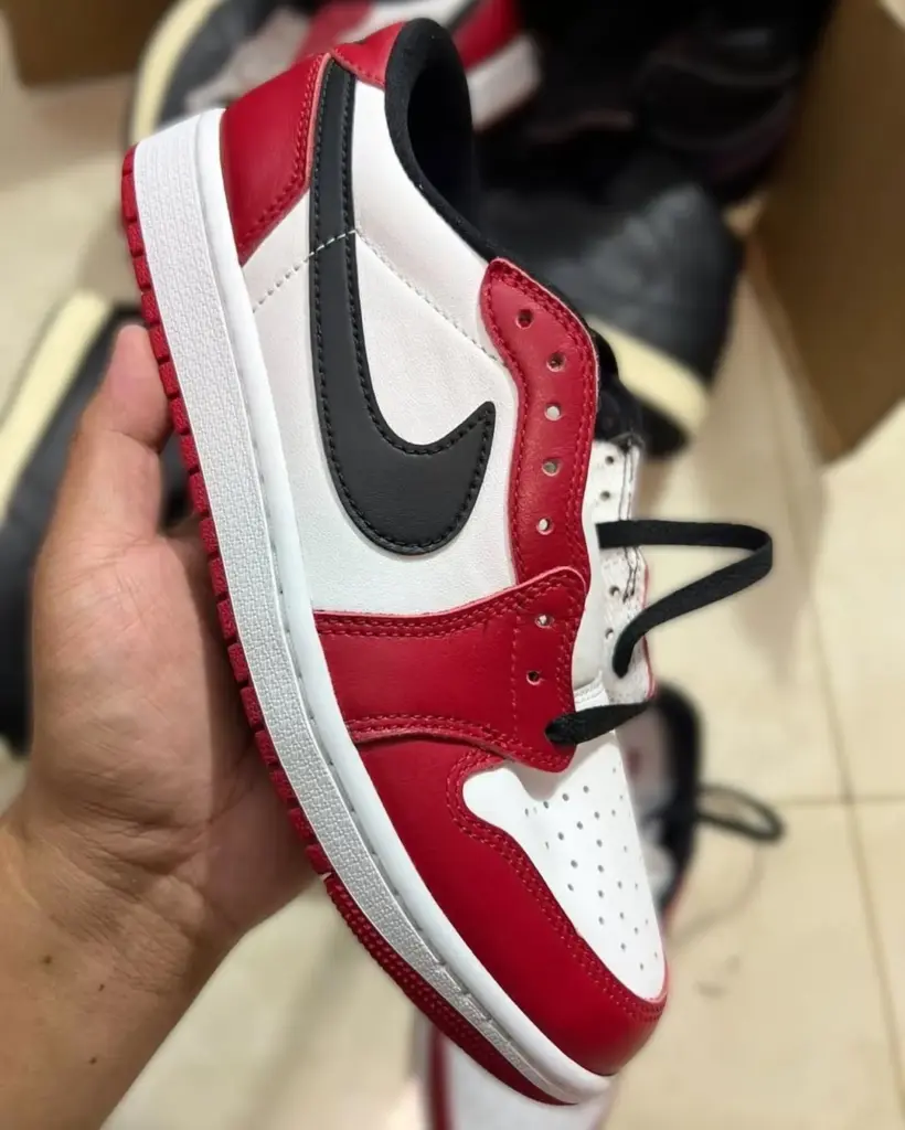 Air Jordan 1 Low Chicago
