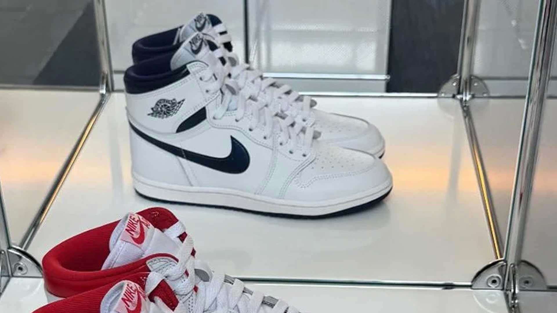 Air Jordan 1 Retro High '85 "Metallic Navy"