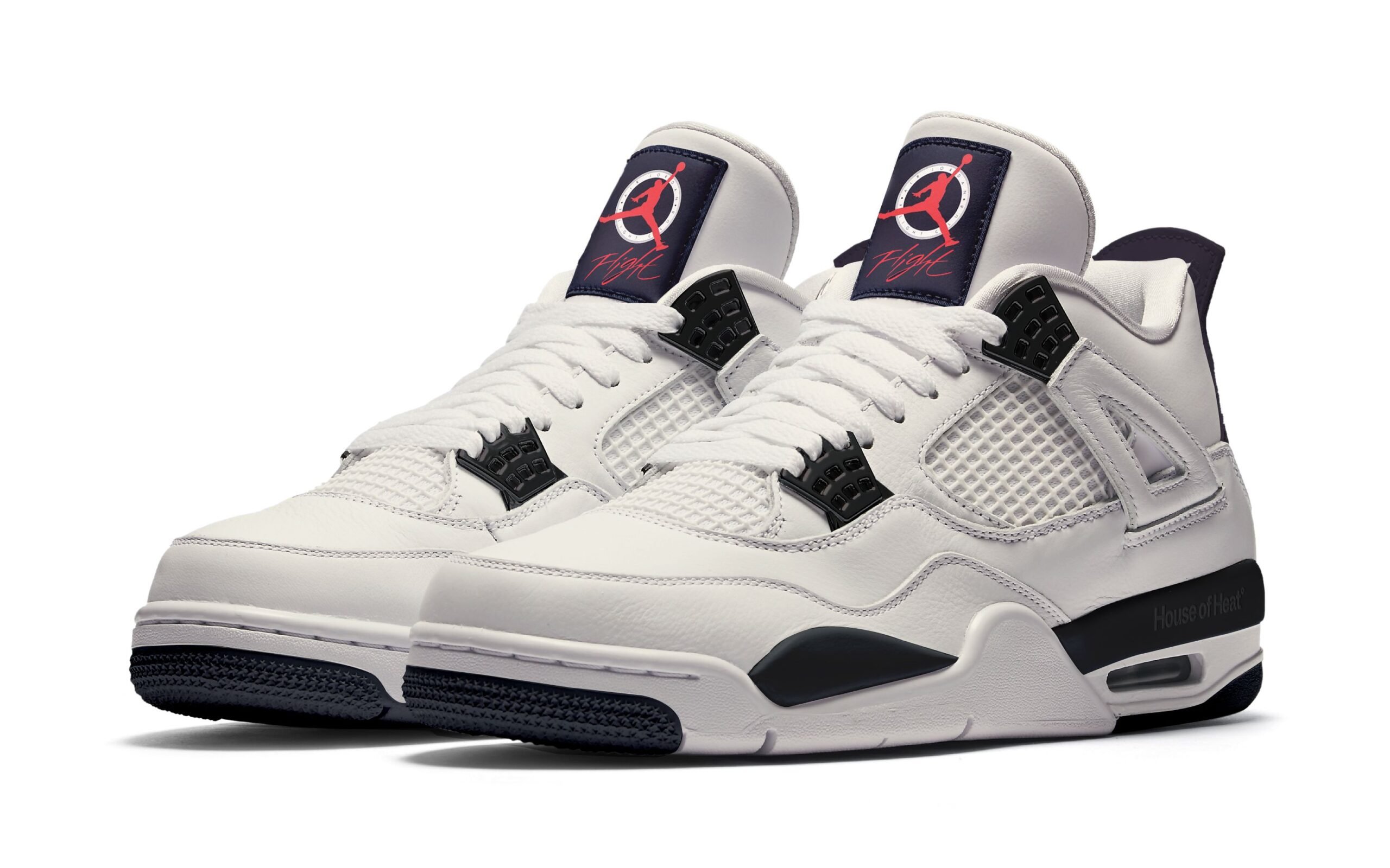 Air Jordan 4 "Flight Club"