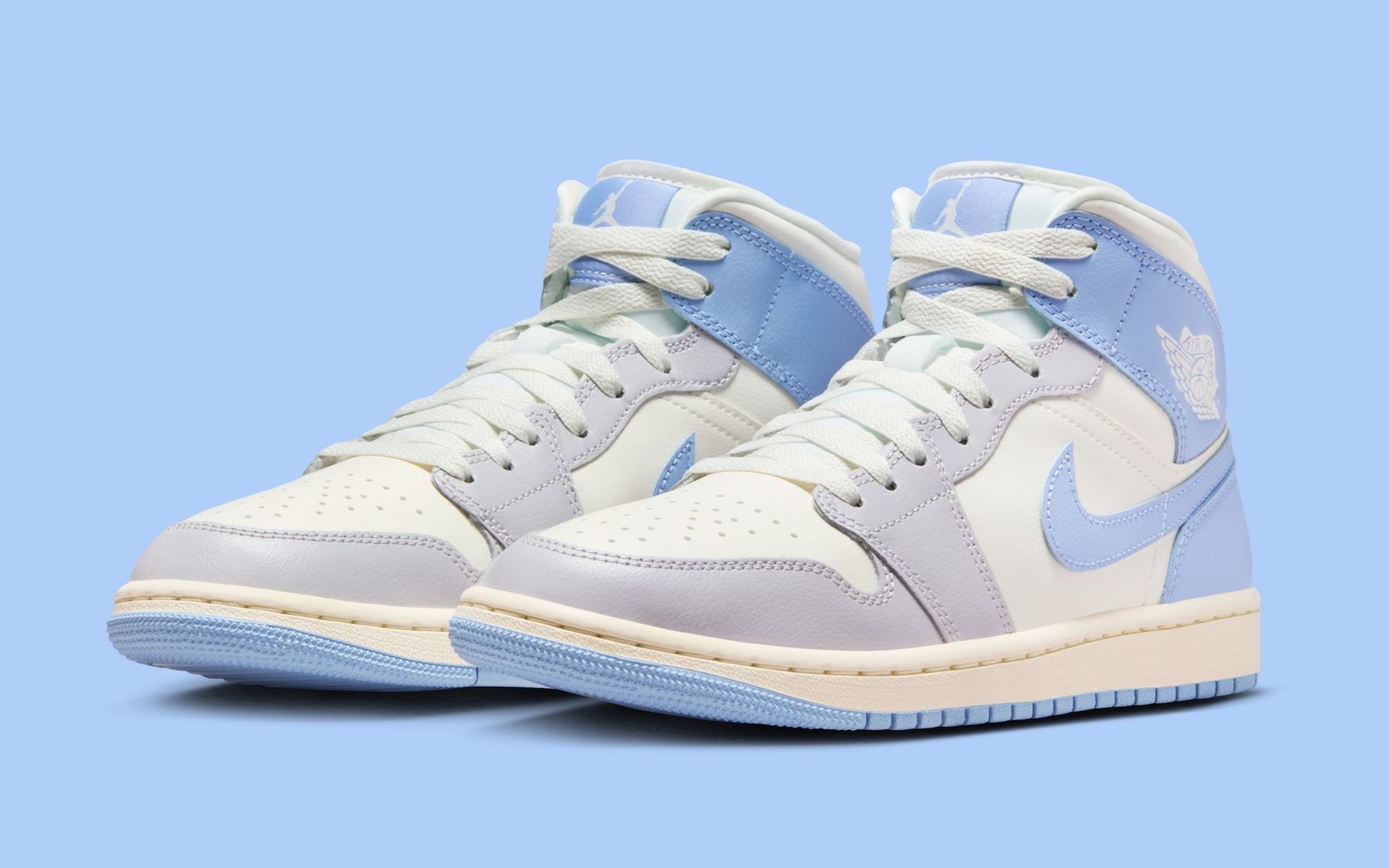 Air Jordan 1 Mid "Psychic Blue"