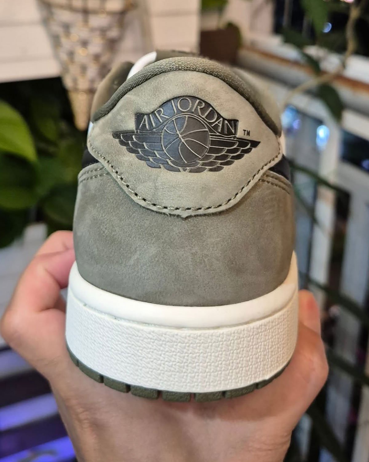 Air Jordan 1 Low OG "Medium Olive"